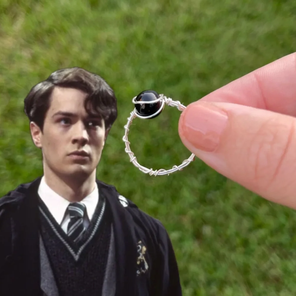 Tom Riddle inspired ring - Picture 1 of 4